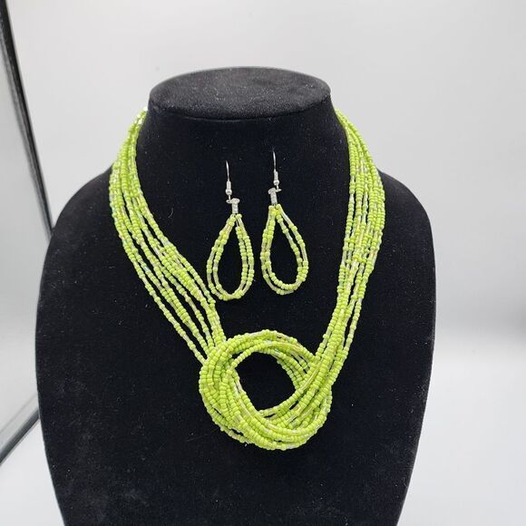 Green multistrand necklace & earrings - Picture 1 of 3